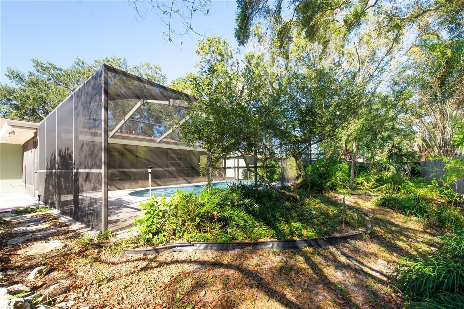 Image 45 of 58 For 513 Oakwood Boulevard