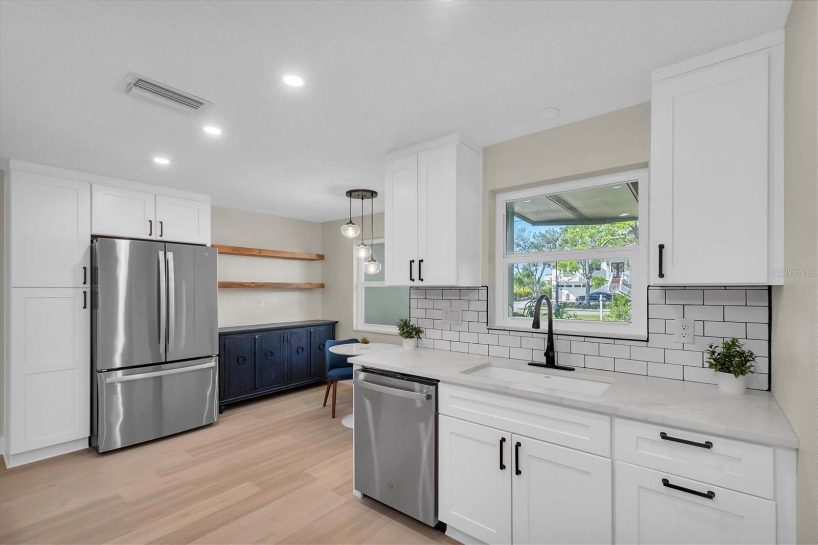 Image 7 of 58 For 513 Oakwood Boulevard