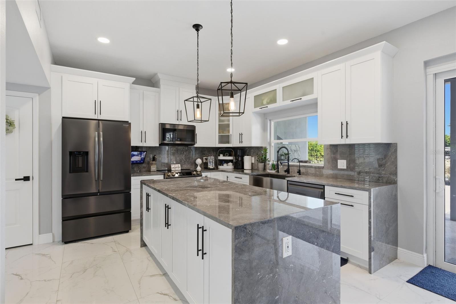 Image 19 of 79 For 9741 Wilsky Boulevard