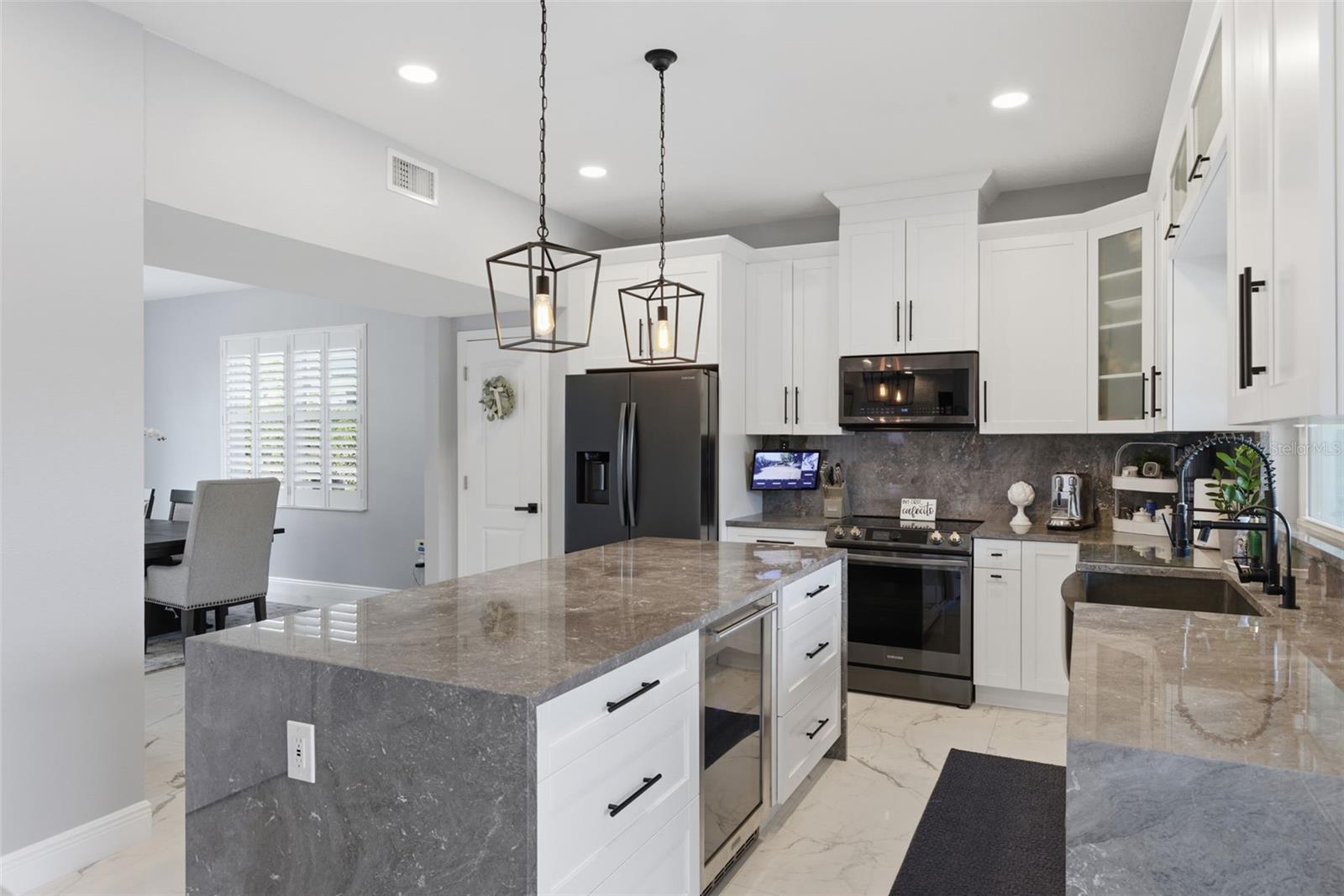 Image 21 of 79 For 9741 Wilsky Boulevard