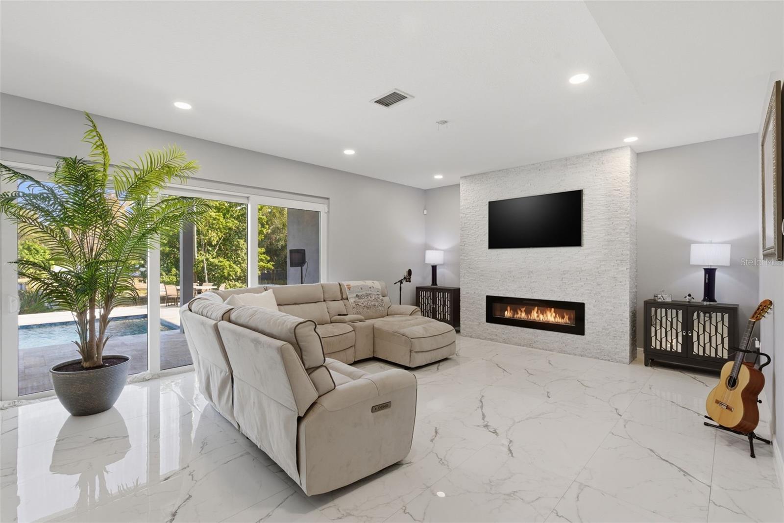 Image 25 of 79 For 9741 Wilsky Boulevard