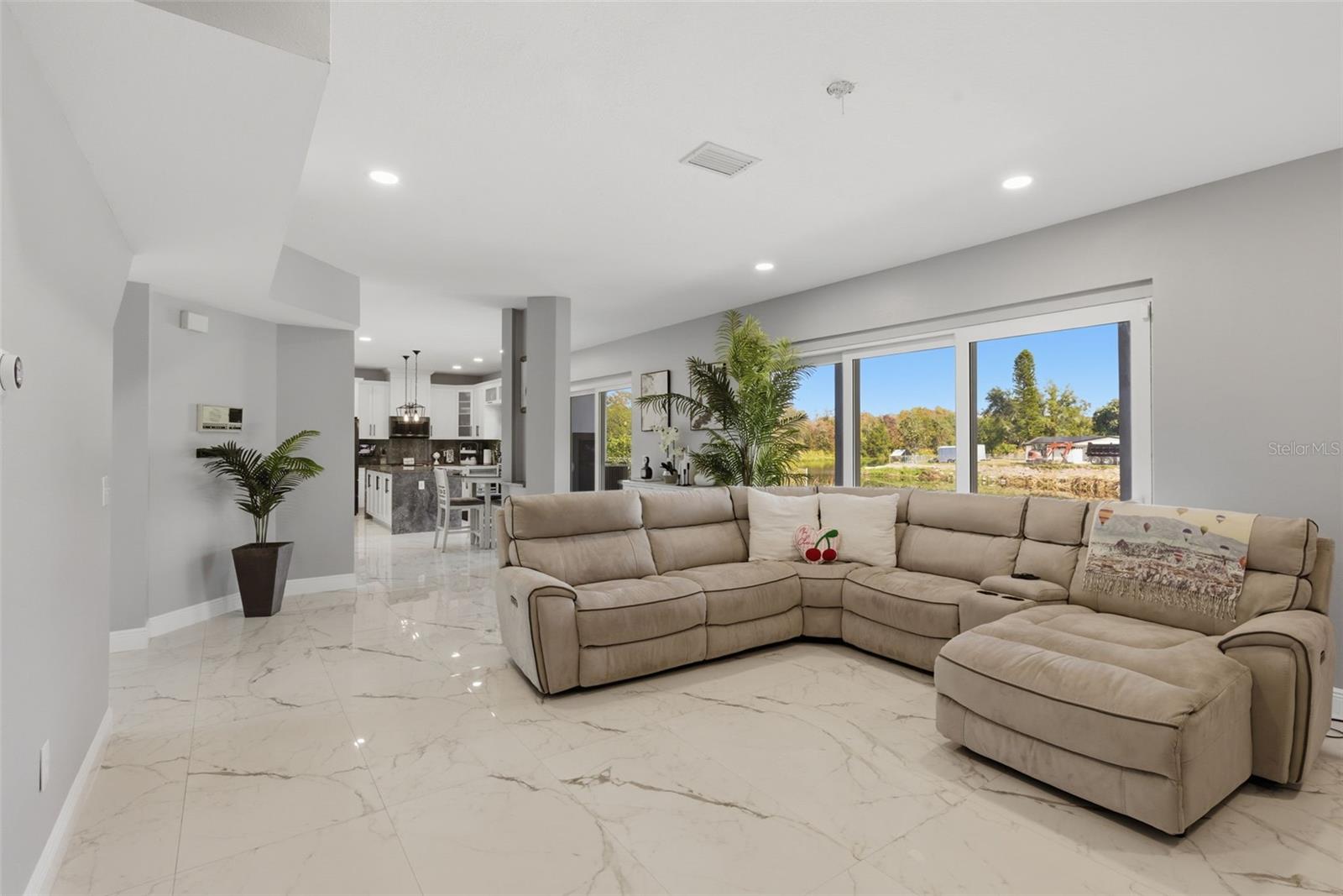 Image 27 of 79 For 9741 Wilsky Boulevard