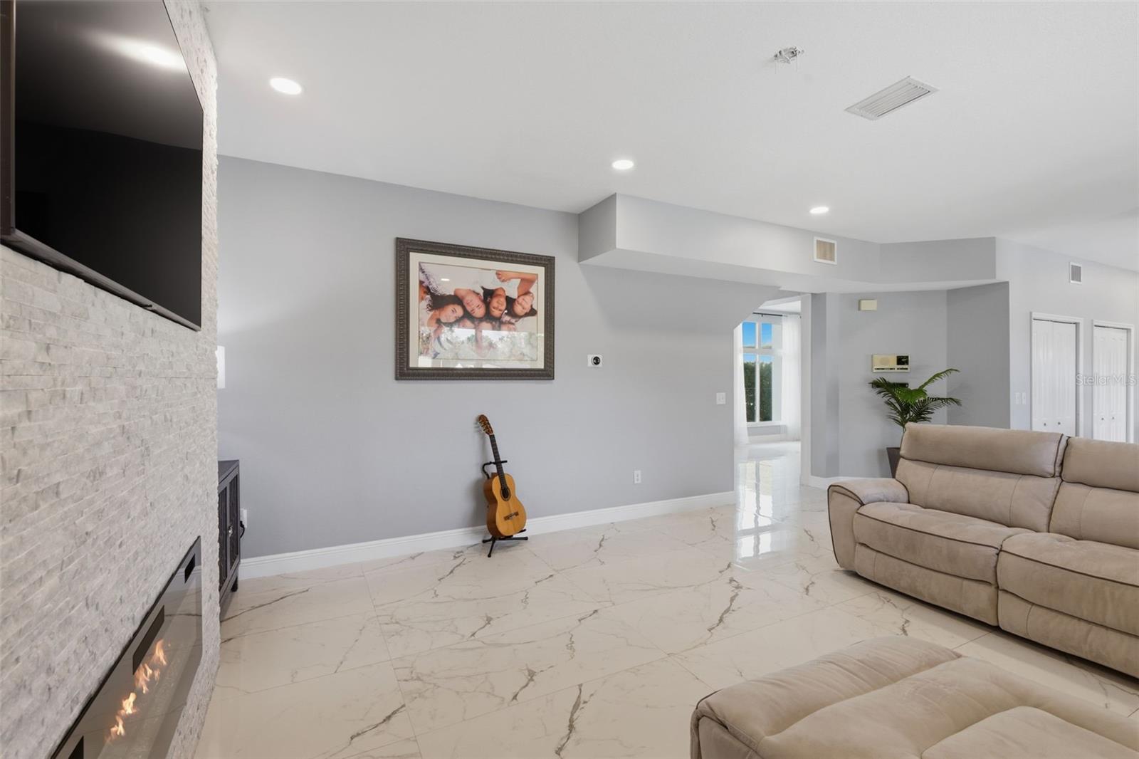 Image 30 of 79 For 9741 Wilsky Boulevard