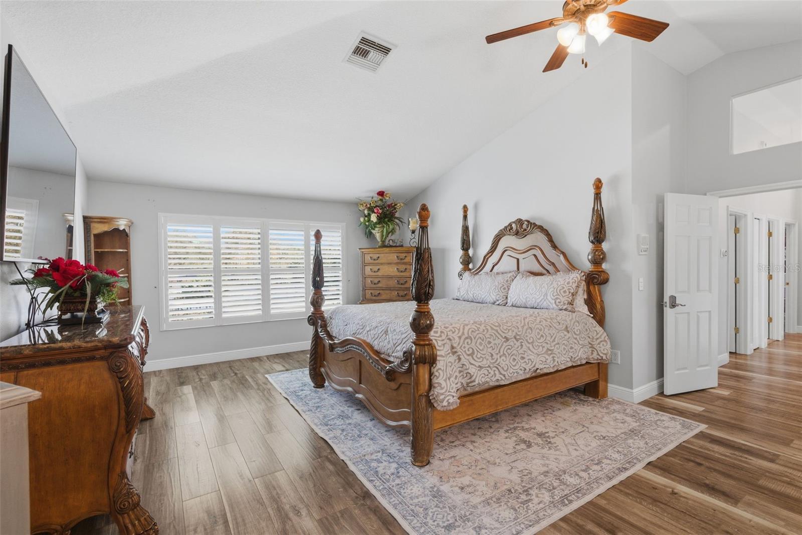 Image 39 of 79 For 9741 Wilsky Boulevard