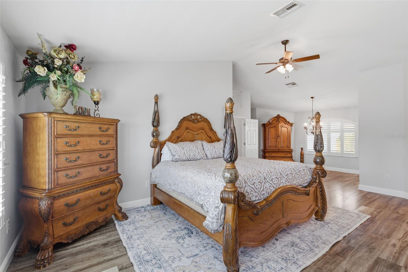 Image 40 of 79 For 9741 Wilsky Boulevard