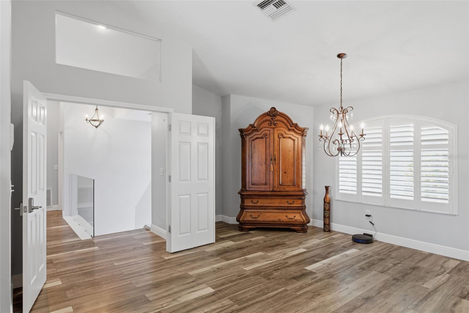 Image 41 of 79 For 9741 Wilsky Boulevard