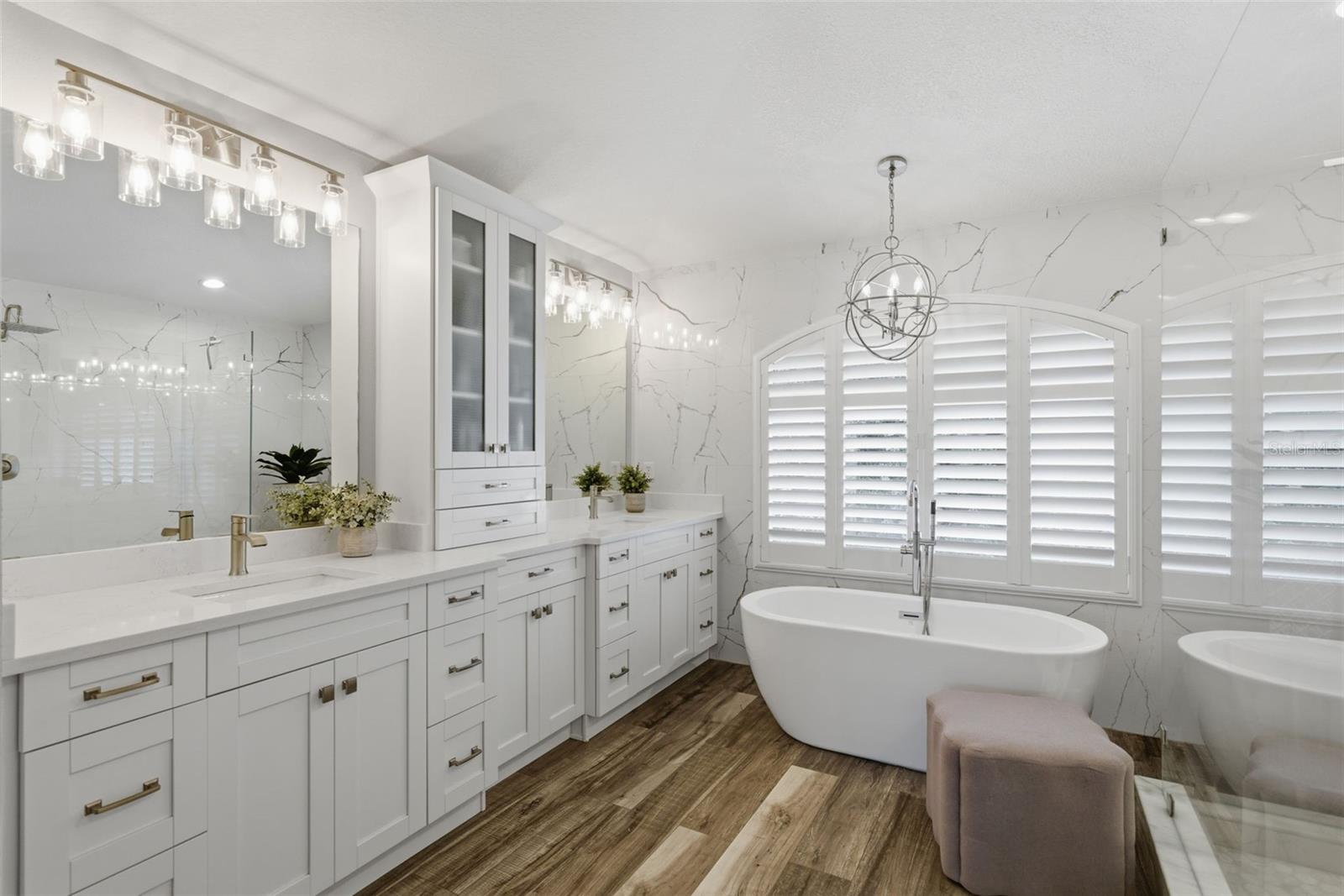 Image 43 of 79 For 9741 Wilsky Boulevard