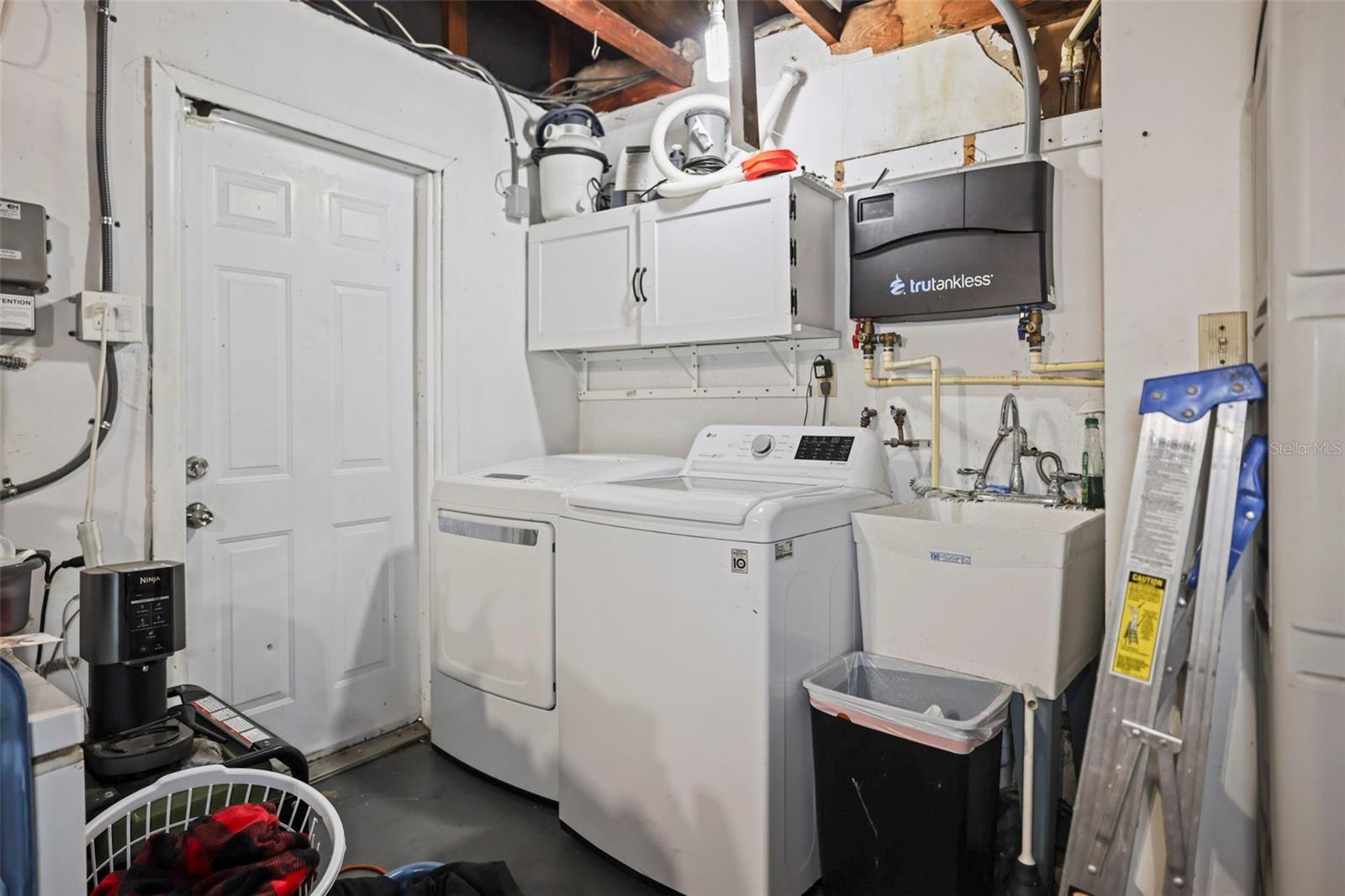 Image 32 of 36 For 2181 Viola Drive