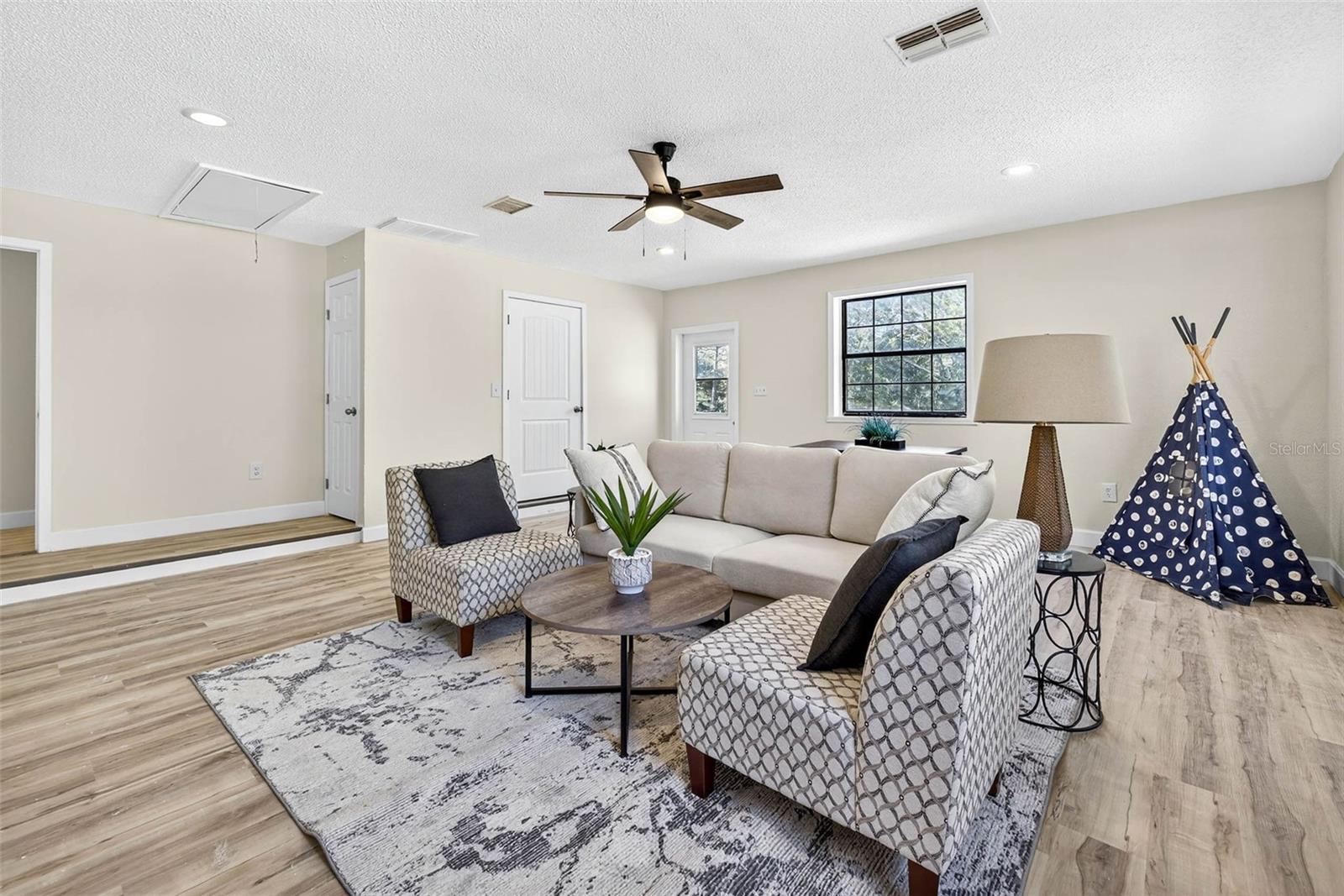 Image 13 of 43 For 14252 Trinity Road