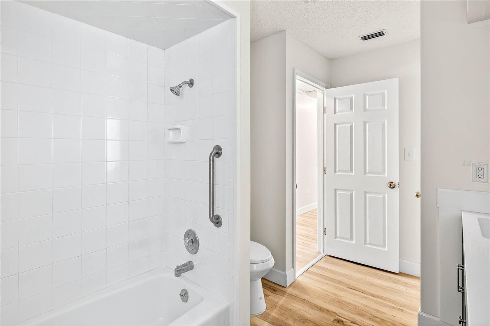 Image 21 of 43 For 14252 Trinity Road