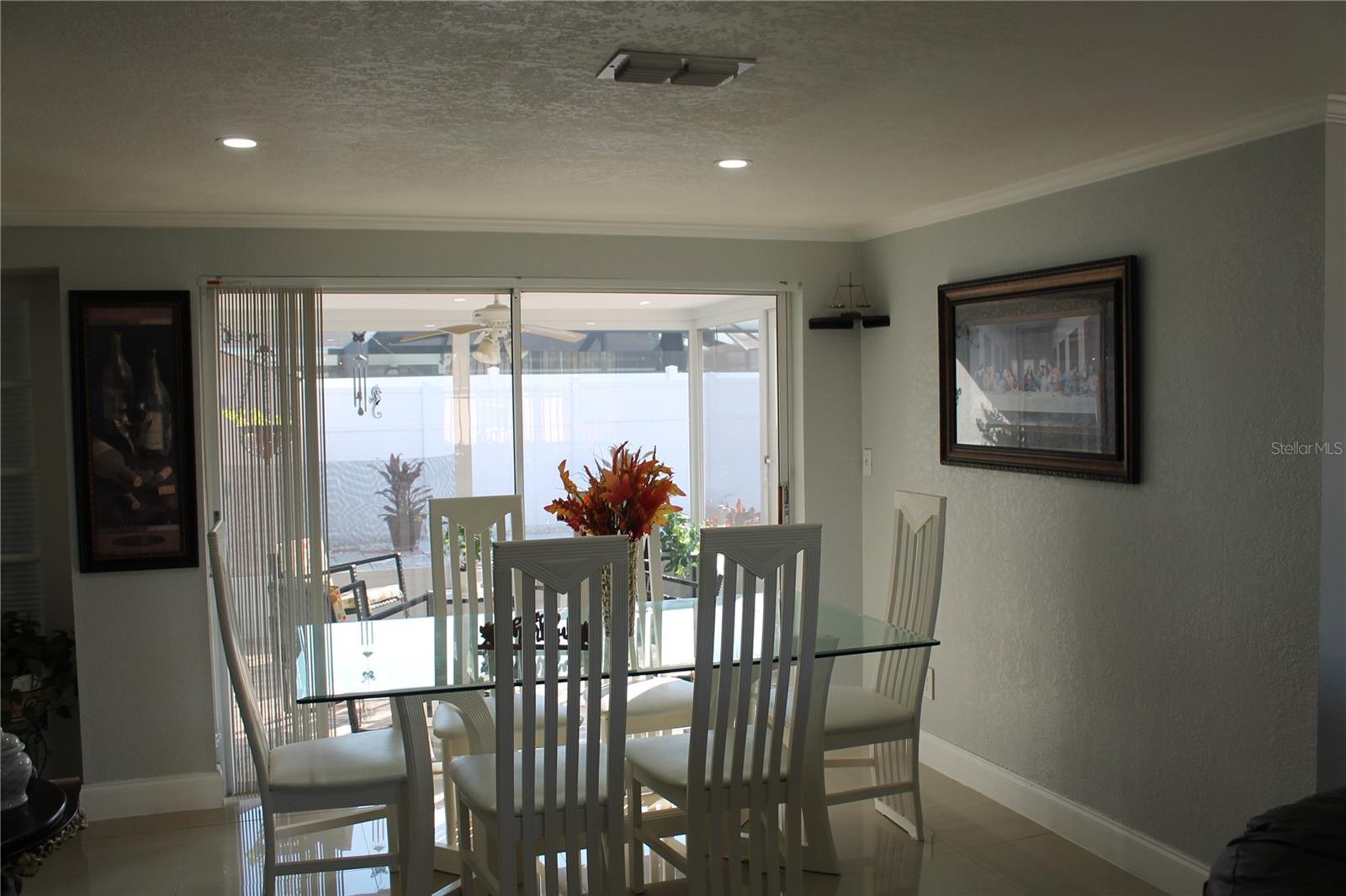 Listing photo id 9 for 9006 Lunar Lane