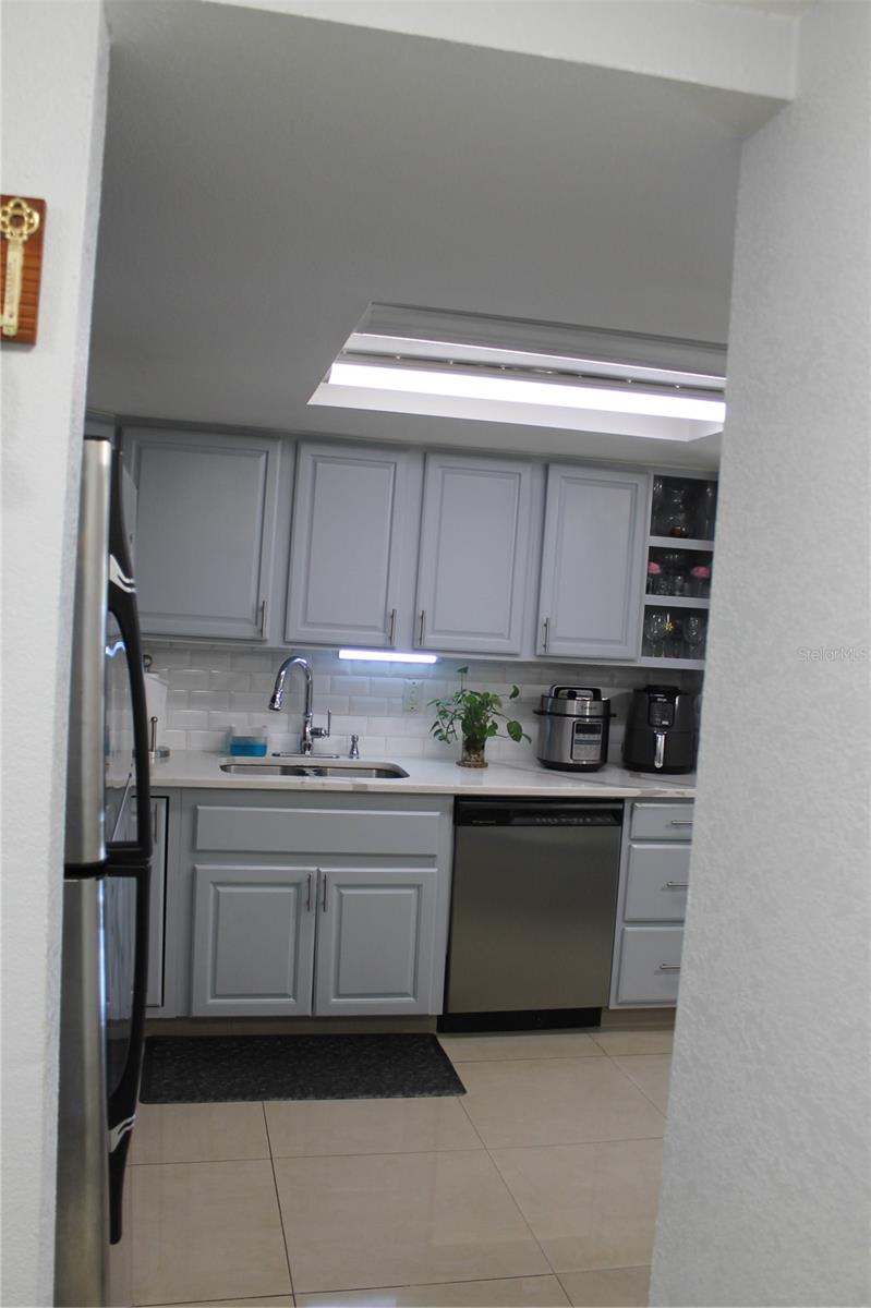 Listing photo id 14 for 9006 Lunar Lane