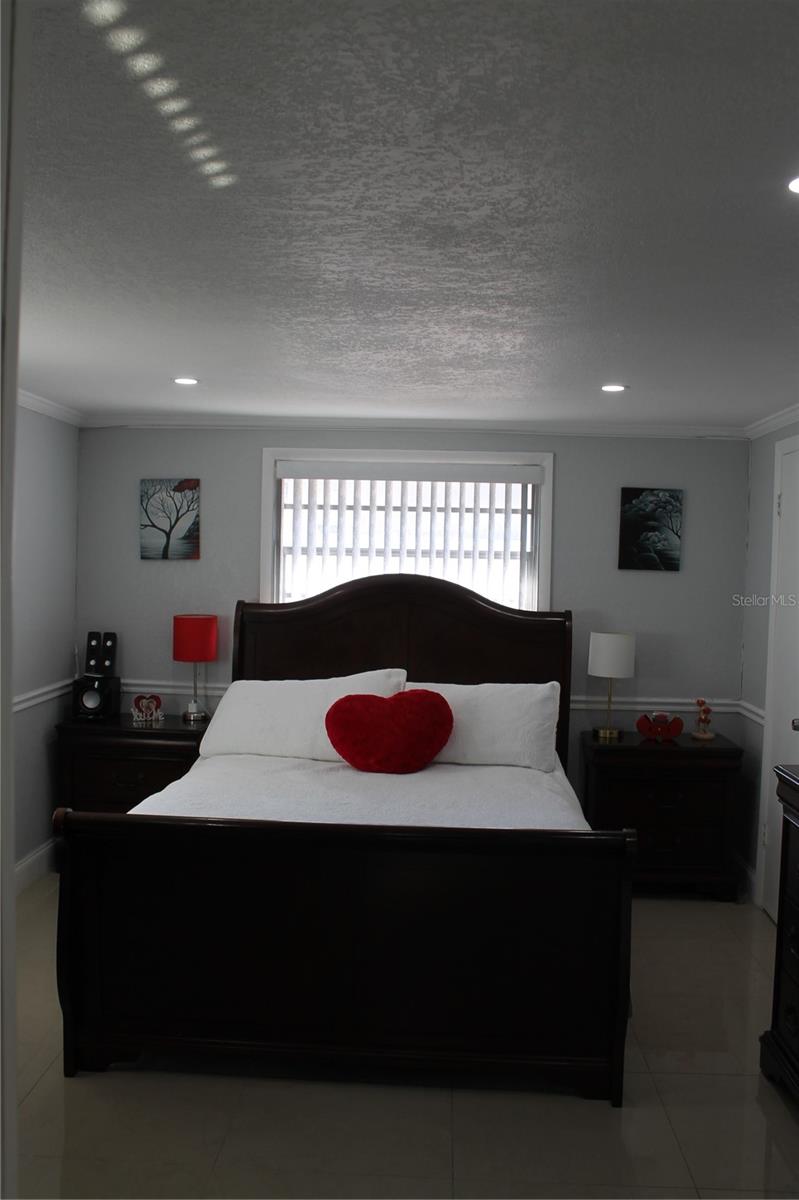 Listing photo id 15 for 9006 Lunar Lane