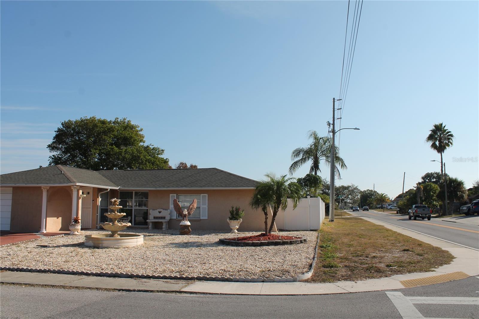 Listing photo id 0 for 9006 Lunar Lane