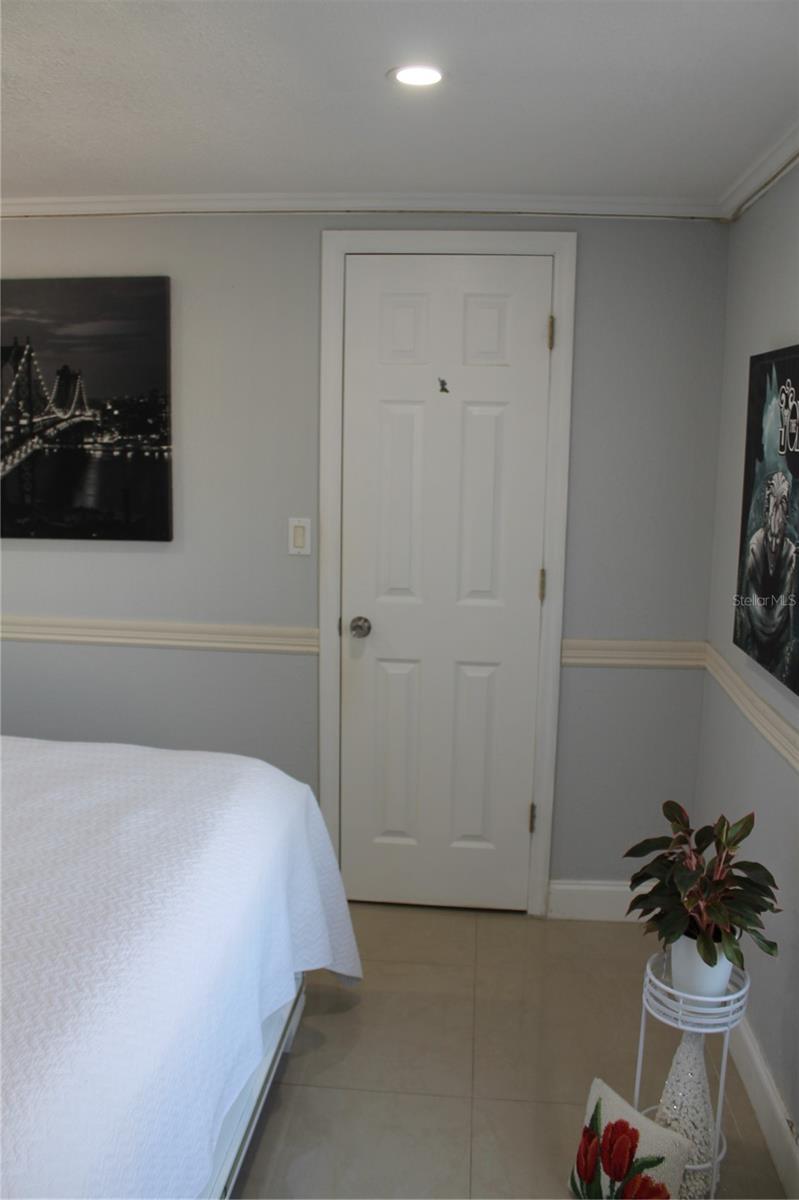 Listing photo id 23 for 9006 Lunar Lane