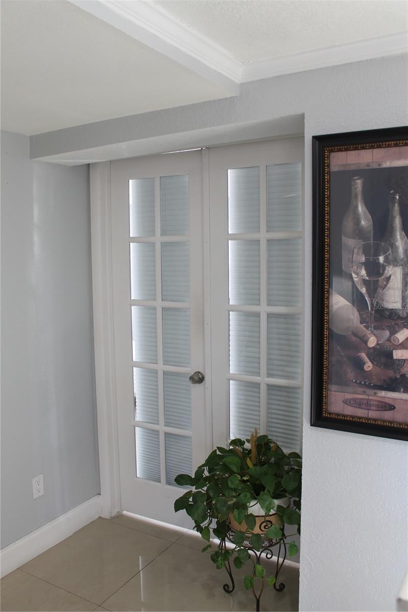 Listing photo id 25 for 9006 Lunar Lane