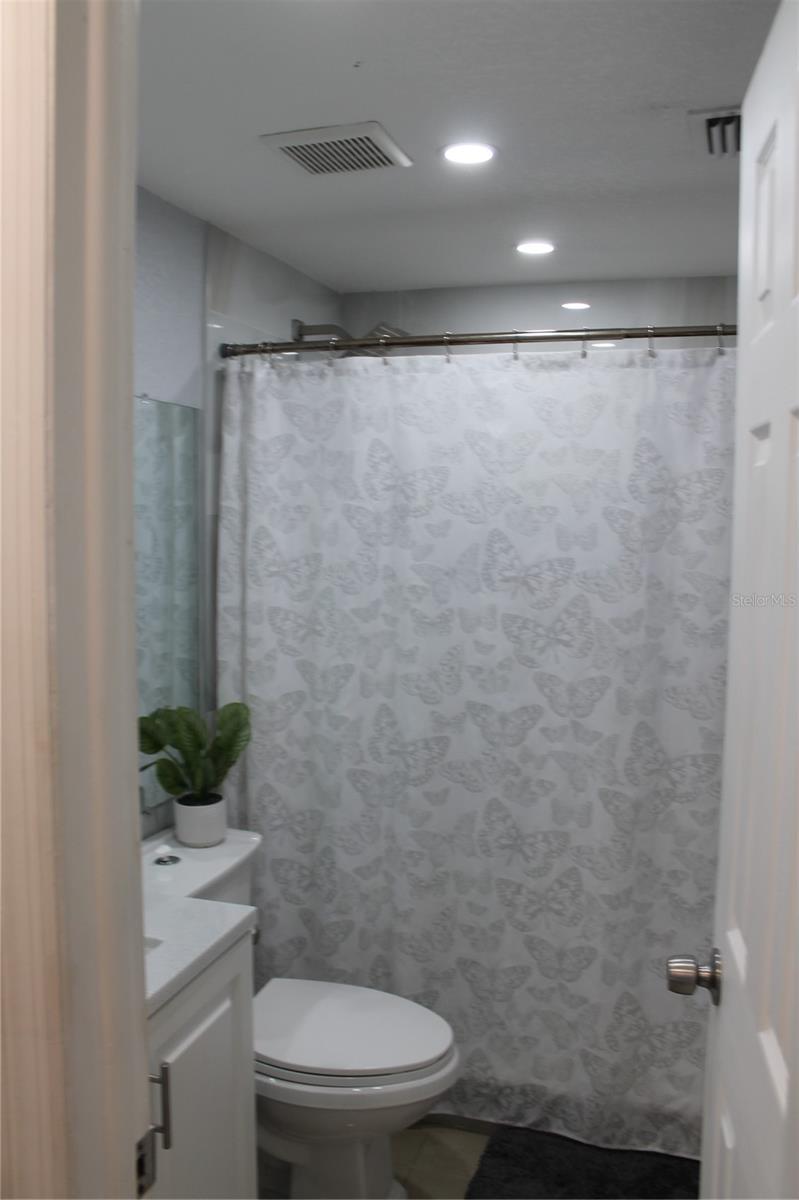 Listing photo id 32 for 9006 Lunar Lane