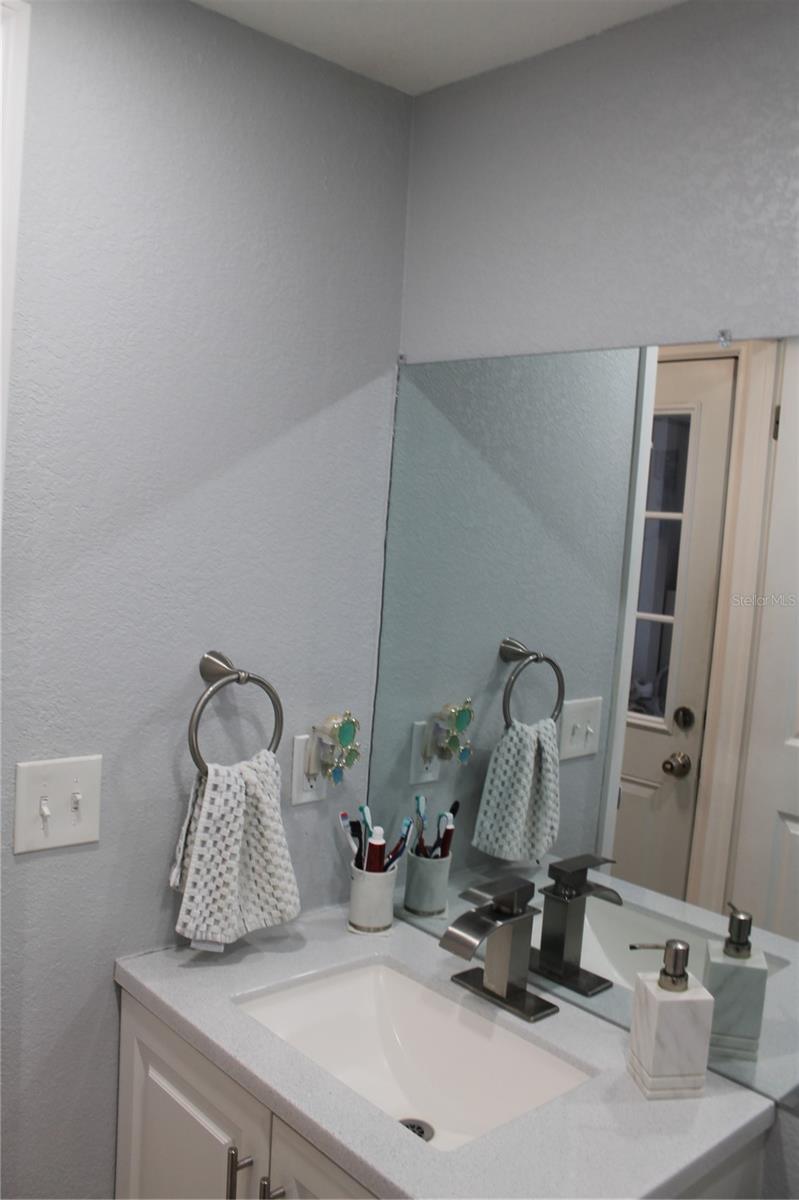 Listing photo id 34 for 9006 Lunar Lane