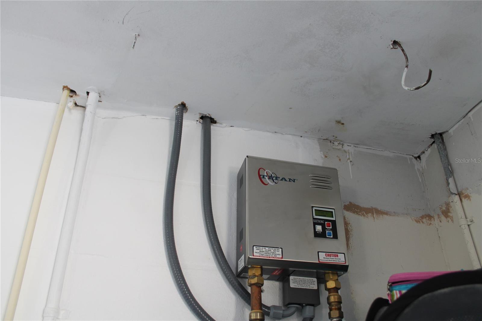 Listing photo id 41 for 9006 Lunar Lane