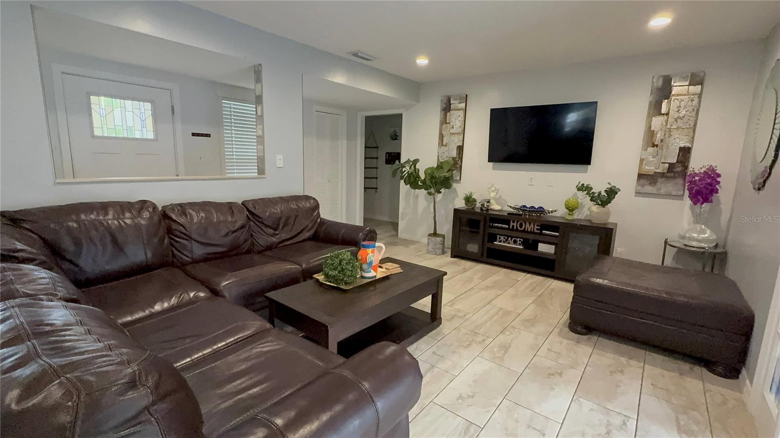 Image 5 of 13 For 914 Cimmeron Drive