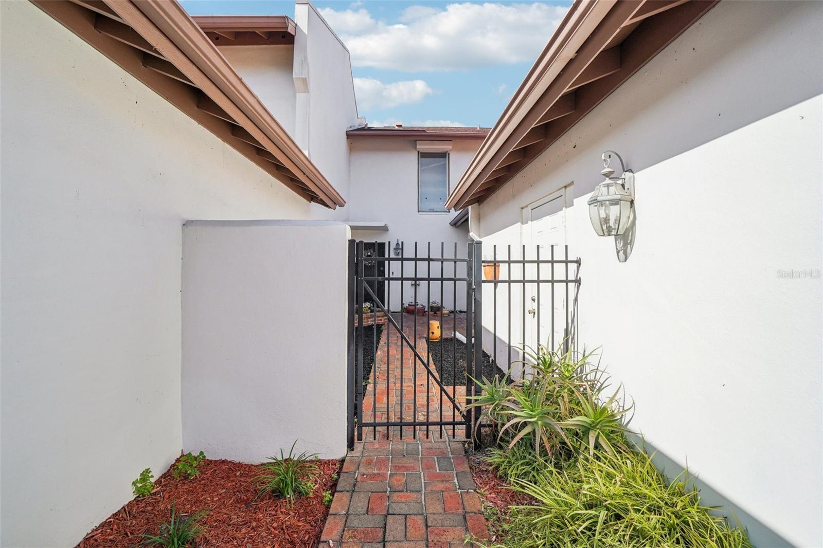 Image 12 of 41 For 7501 Cumberland Road 20