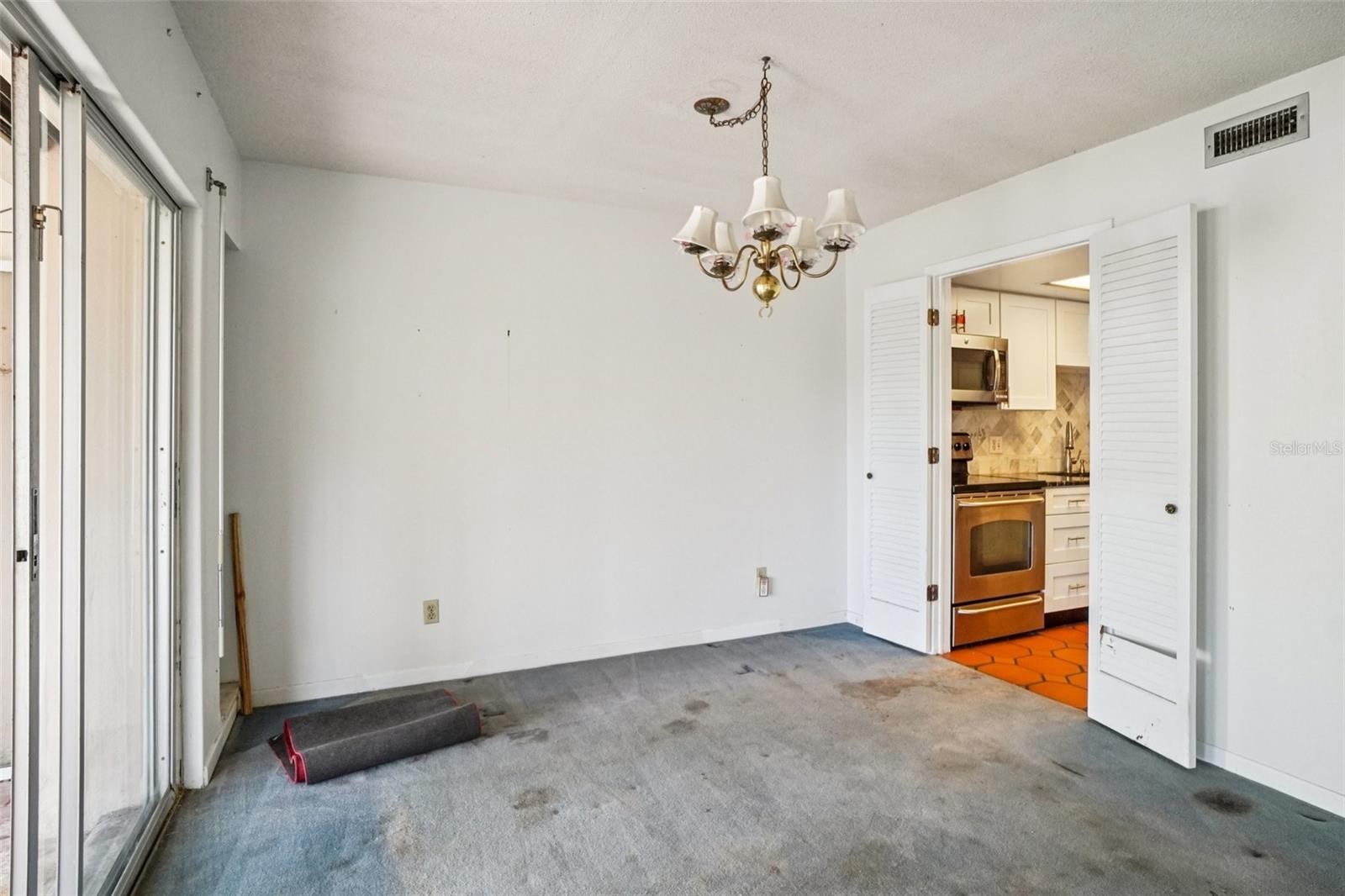 Image 20 of 41 For 7501 Cumberland Road 20