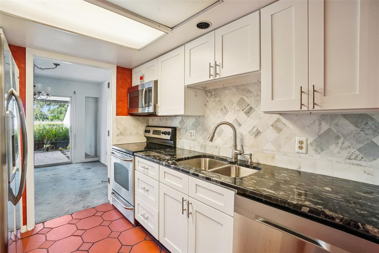 Image 22 of 41 For 7501 Cumberland Road 20