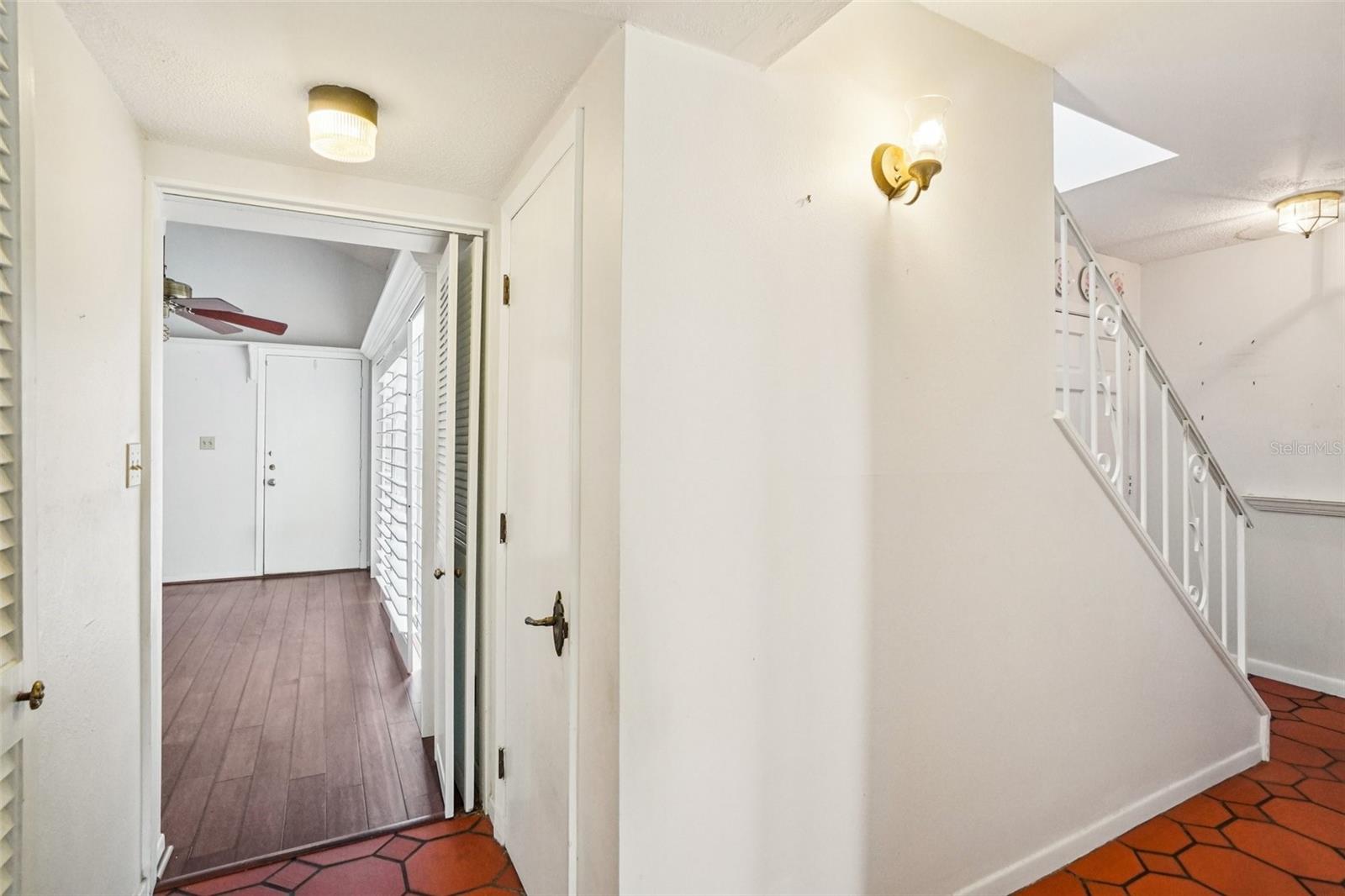 Image 27 of 41 For 7501 Cumberland Road 20