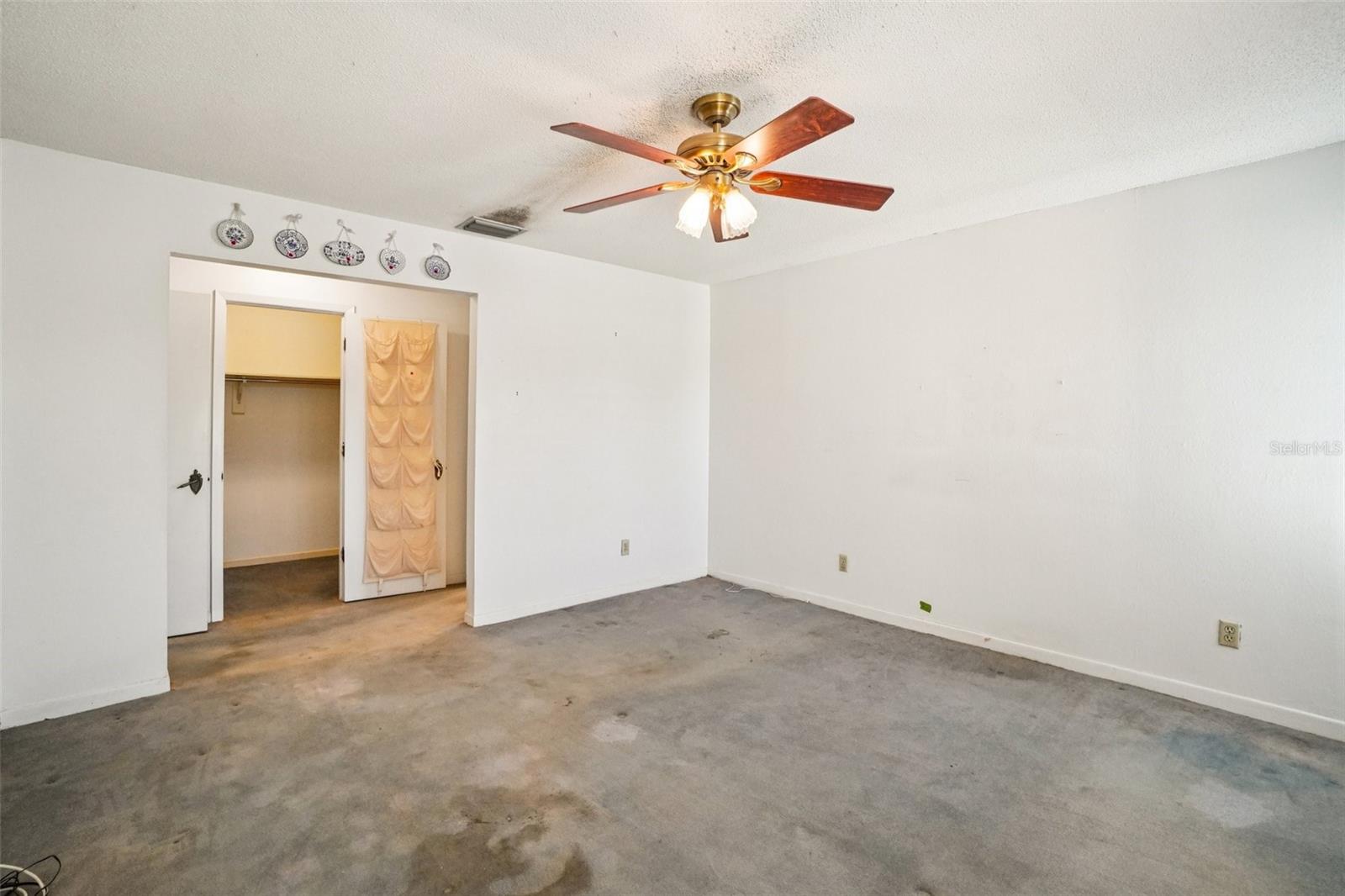 Image 36 of 41 For 7501 Cumberland Road 20