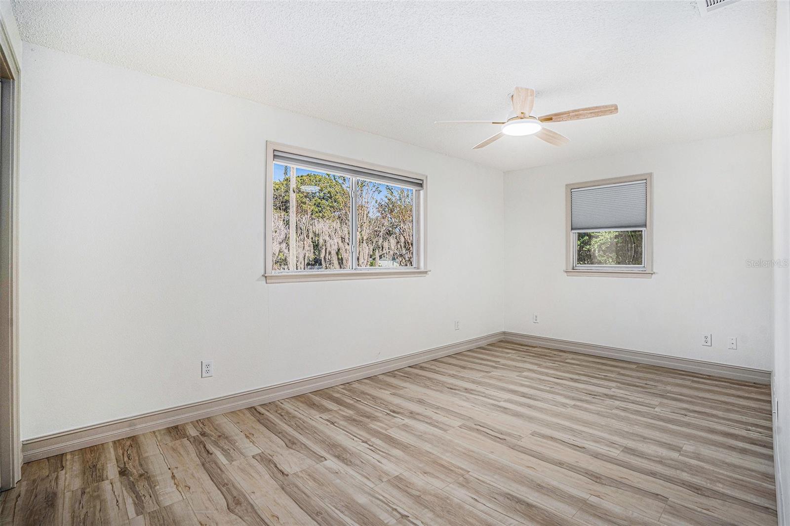 Image 17 of 26 For 403 Carolina Avenue