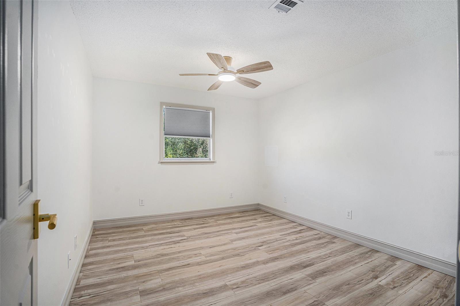 Image 19 of 26 For 403 Carolina Avenue