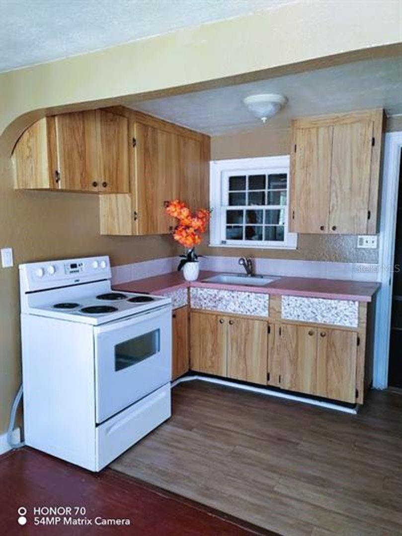 Image 4 of 11 For 823 16th Avenue Sw