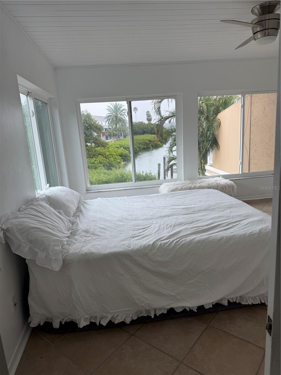 Image 18 of 44 For 835 Gulf Boulevard 101