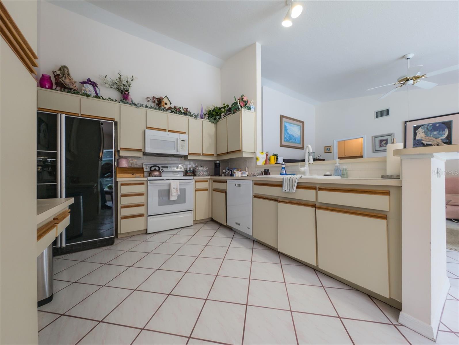 Image 14 of 61 For 346 Carson Lane