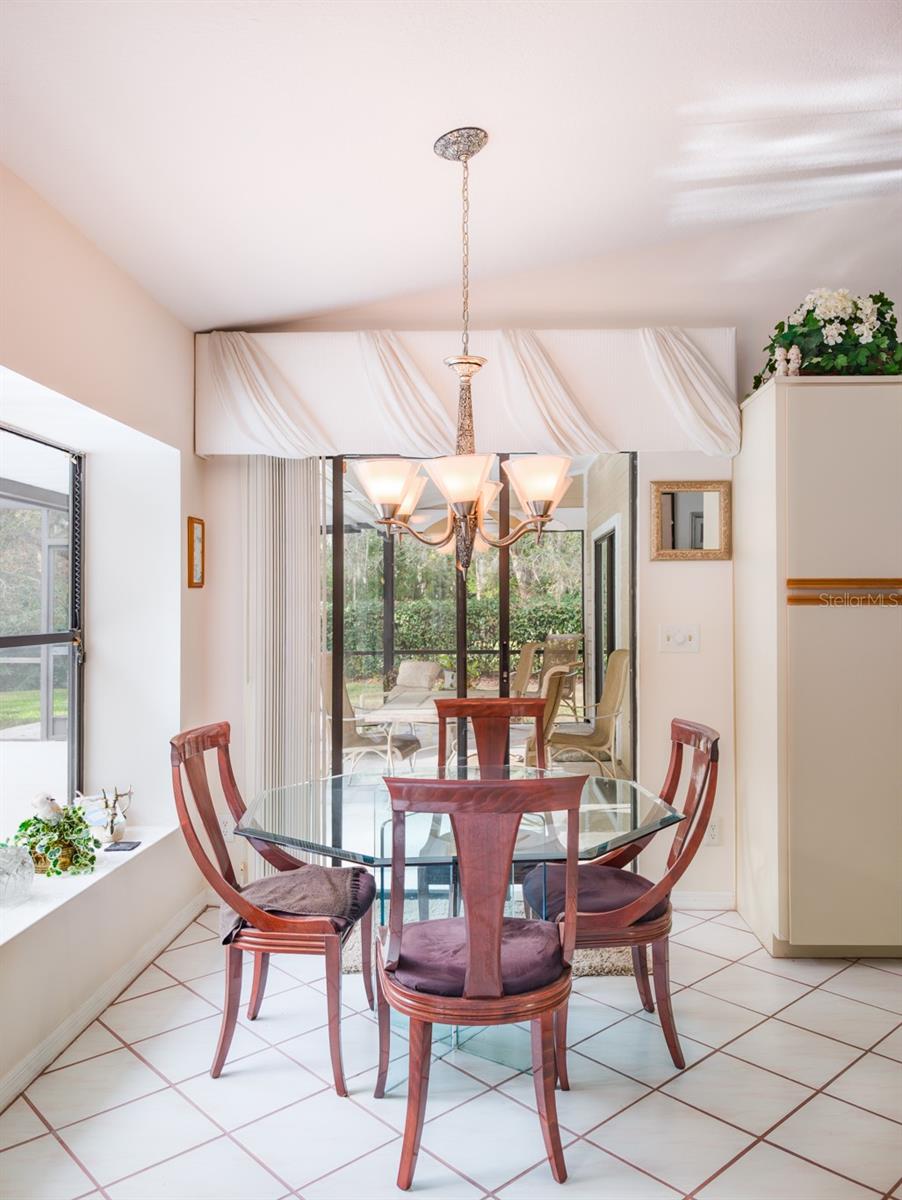 Image 18 of 61 For 346 Carson Lane