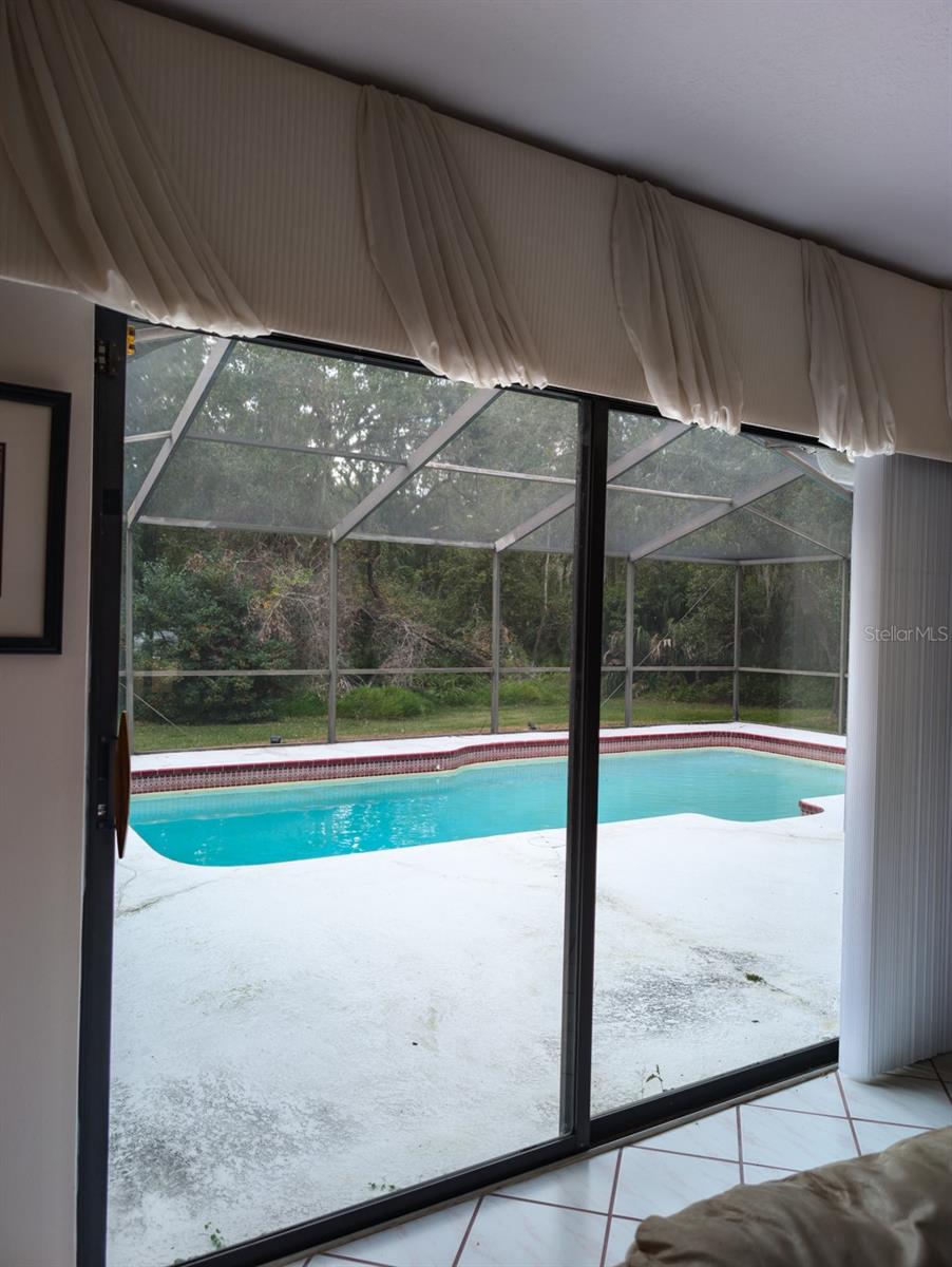 Image 21 of 61 For 346 Carson Lane