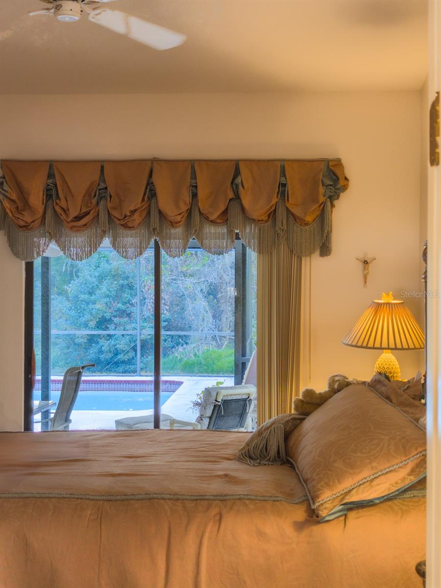 Image 27 of 61 For 346 Carson Lane