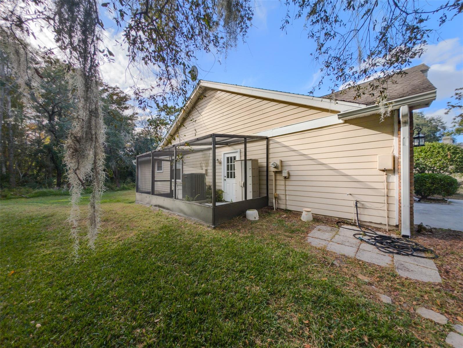 Image 37 of 61 For 346 Carson Lane