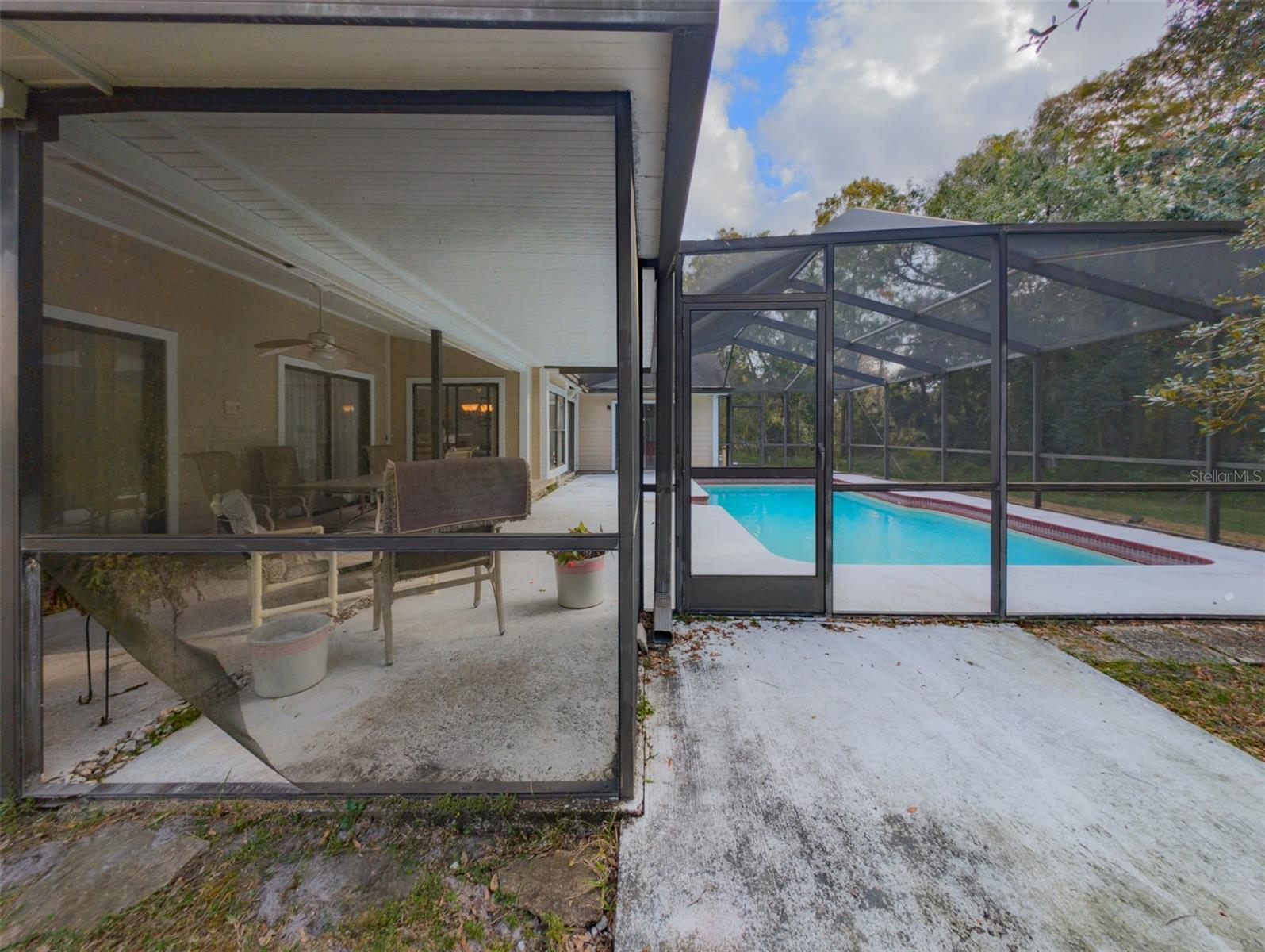 Image 42 of 61 For 346 Carson Lane