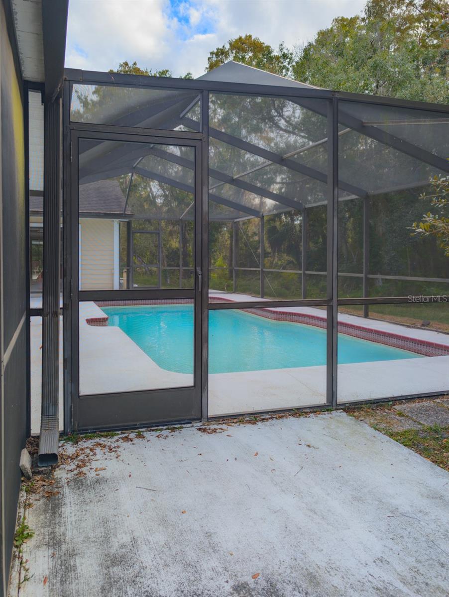 Image 43 of 61 For 346 Carson Lane