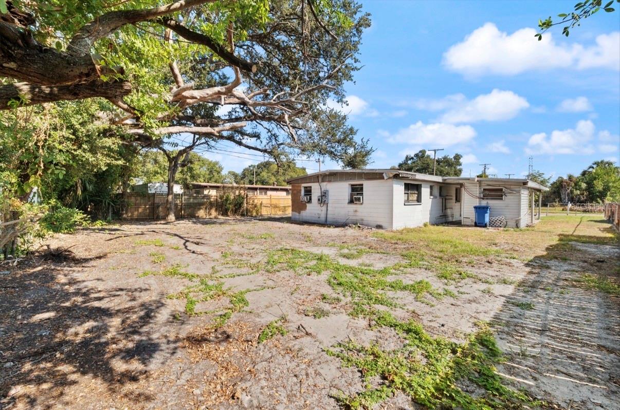 Image 11 of 15 For 1703 Warrington Way