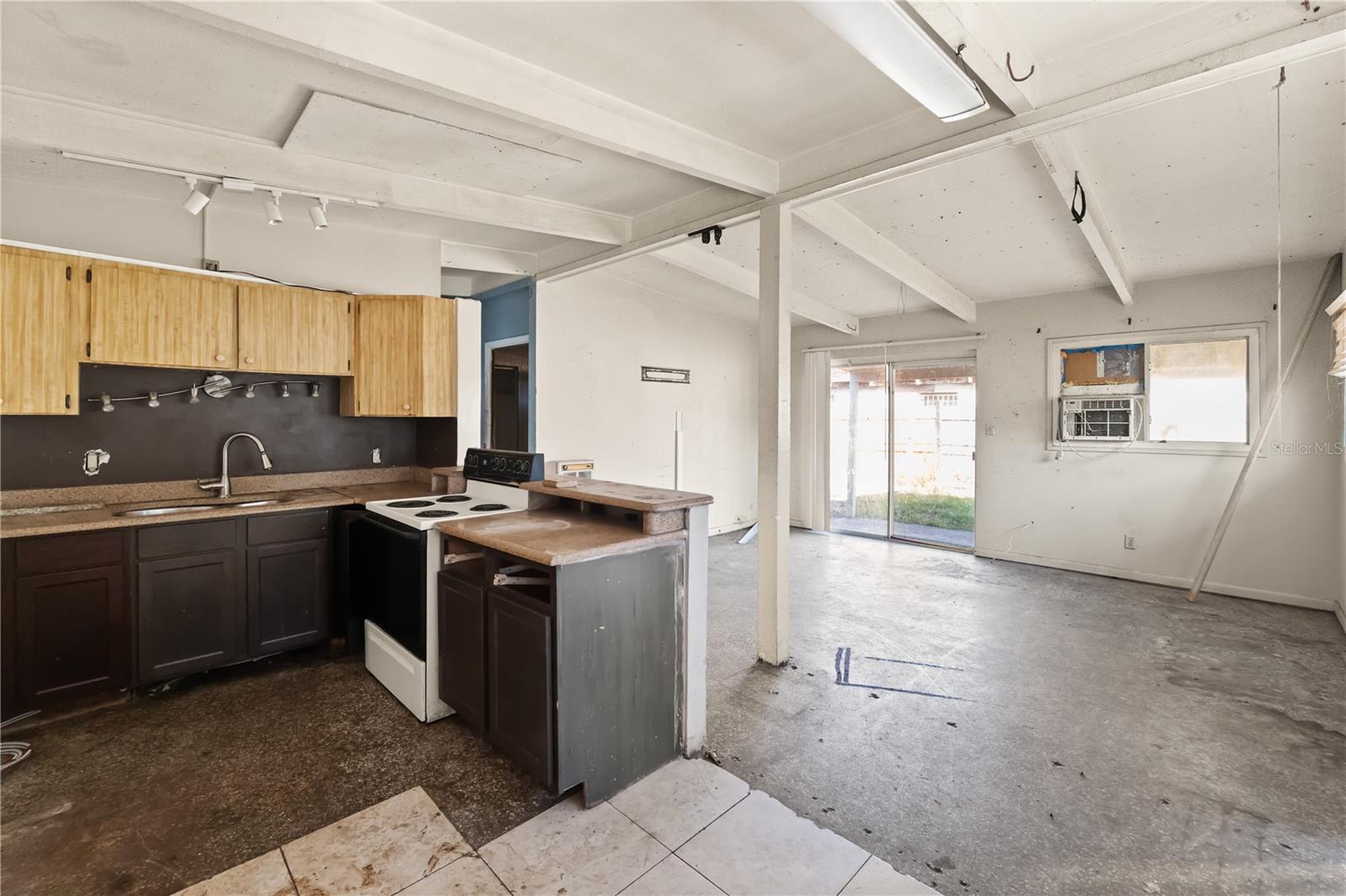 Image 2 of 15 For 1703 Warrington Way