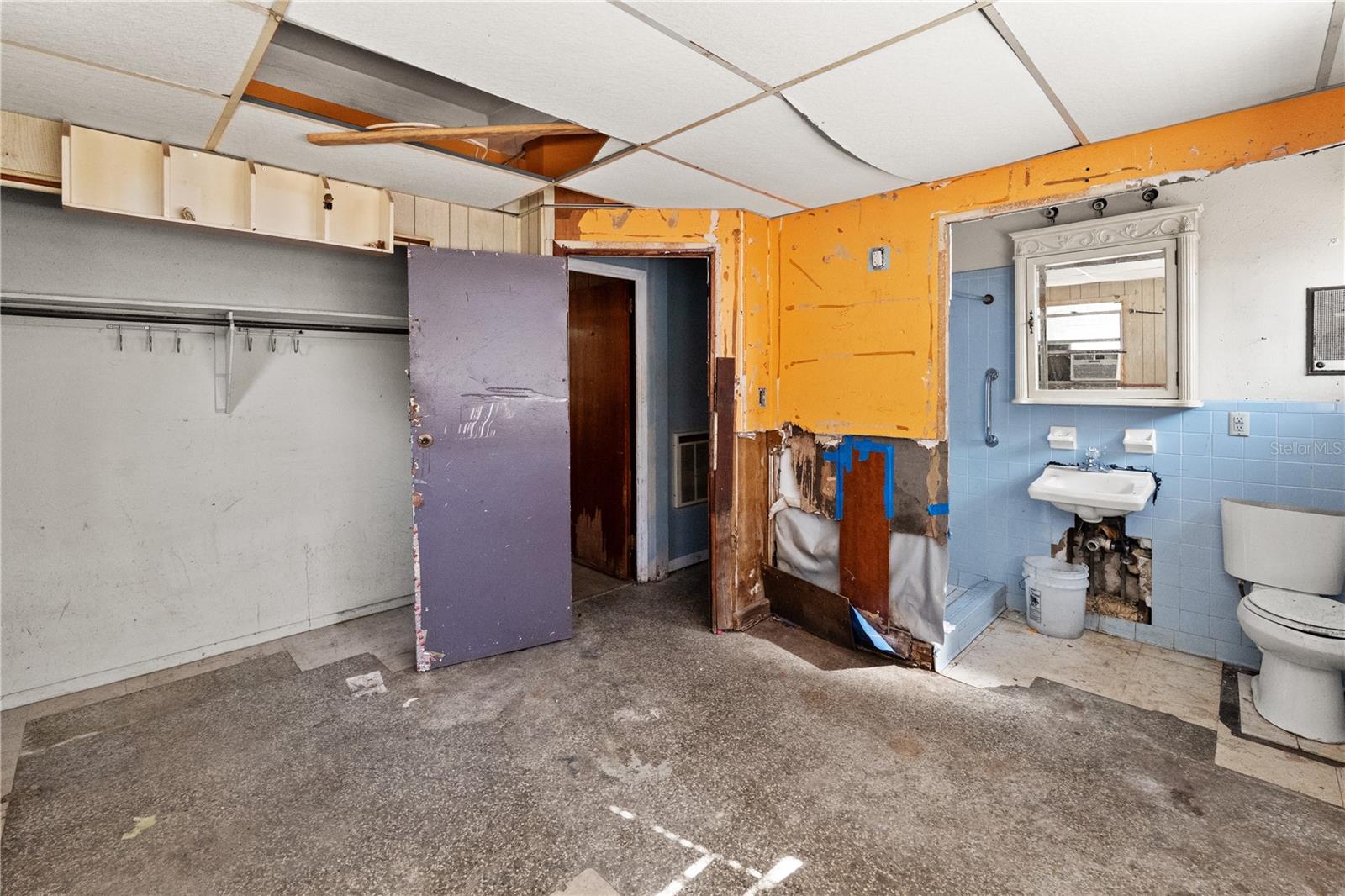 Image 6 of 15 For 1703 Warrington Way