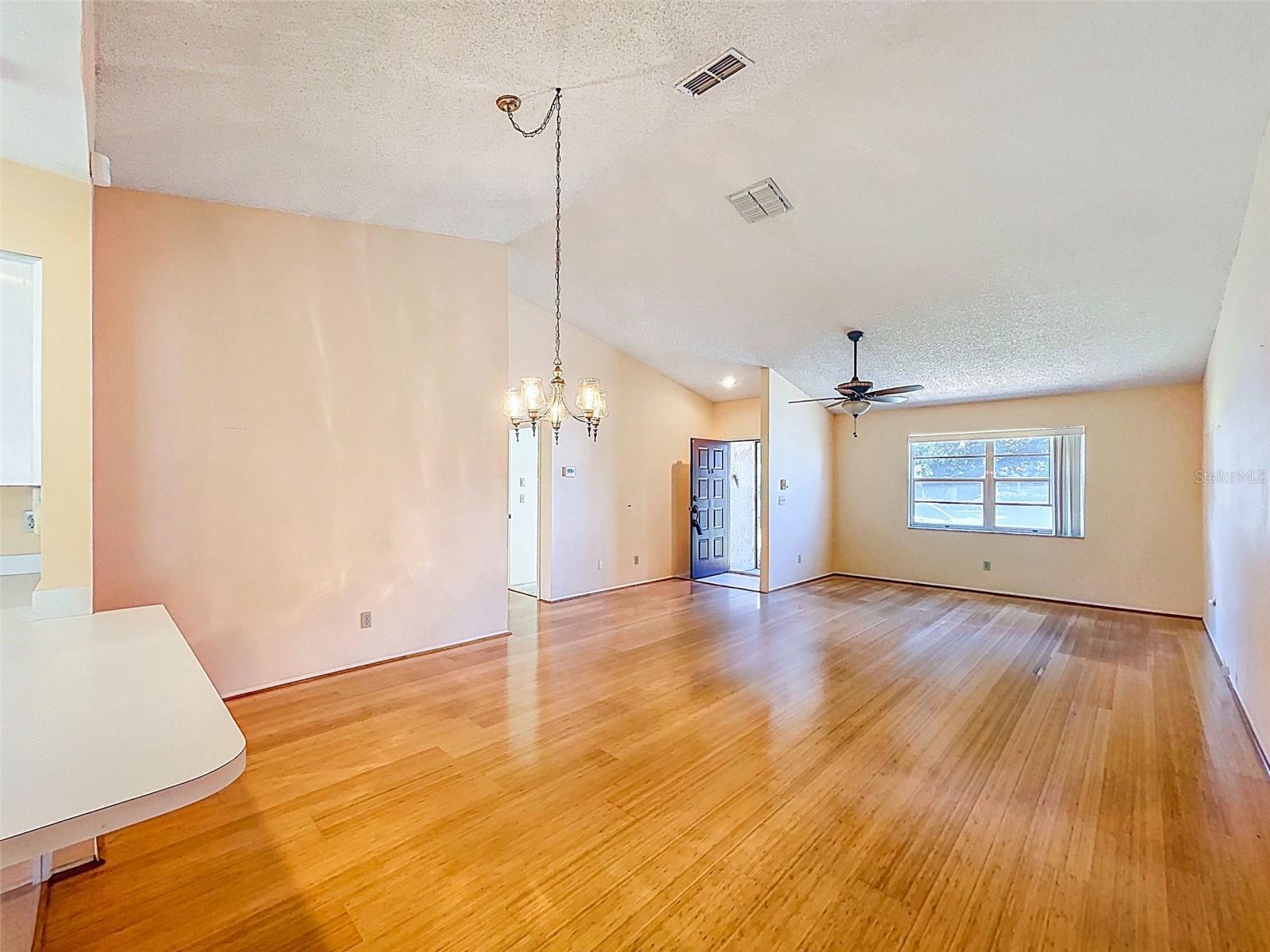 Image 10 of 51 For 1637 Caledonia Drive