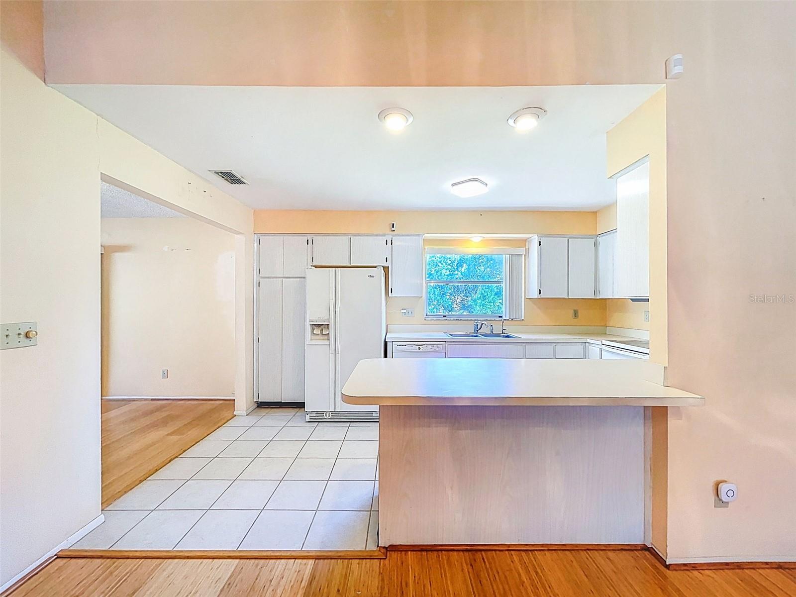 Image 13 of 51 For 1637 Caledonia Drive