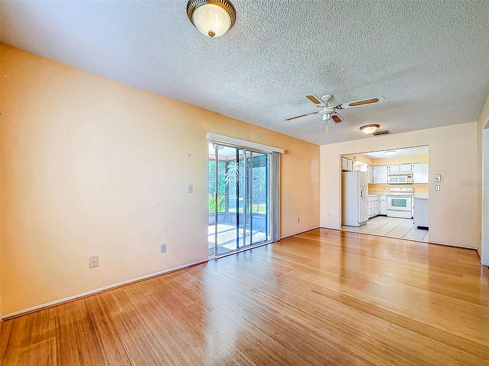 Image 23 of 51 For 1637 Caledonia Drive