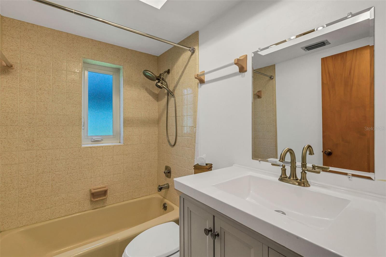 Image 27 of 58 For 2010 7th Place Sw