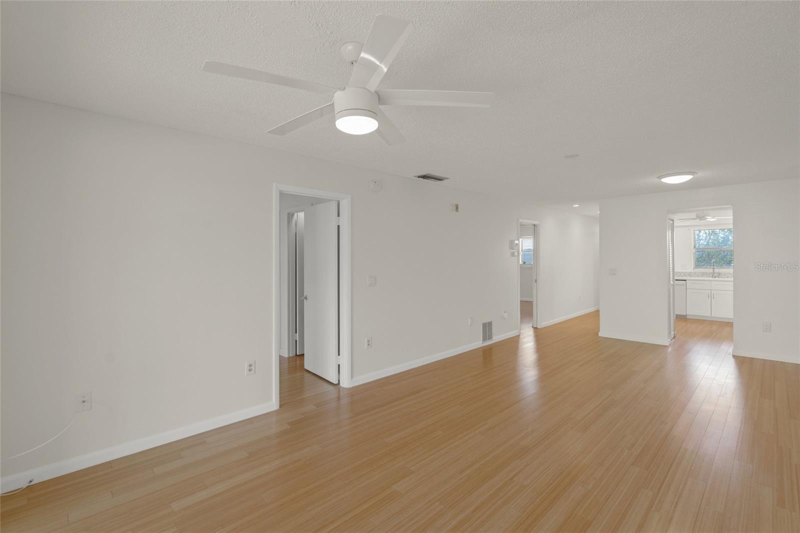 Image 10 of 67 For 3987 Maceachen Blvd 133