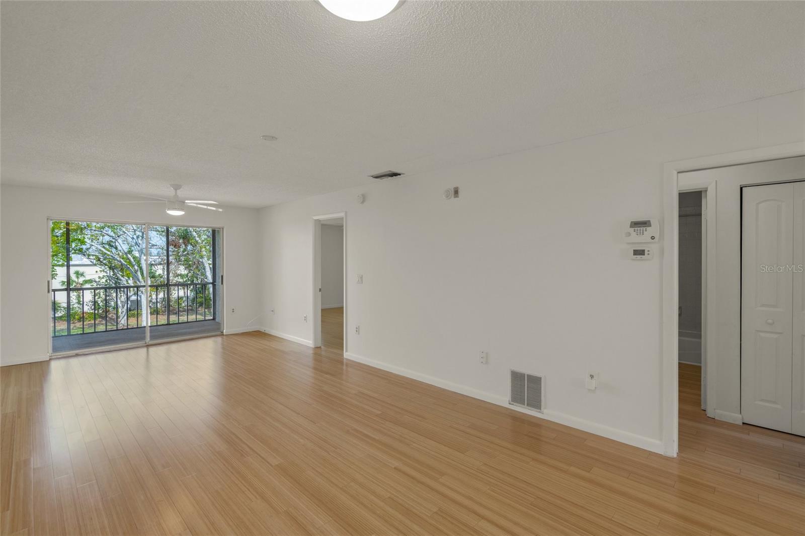 Image 14 of 67 For 3987 Maceachen Blvd 133