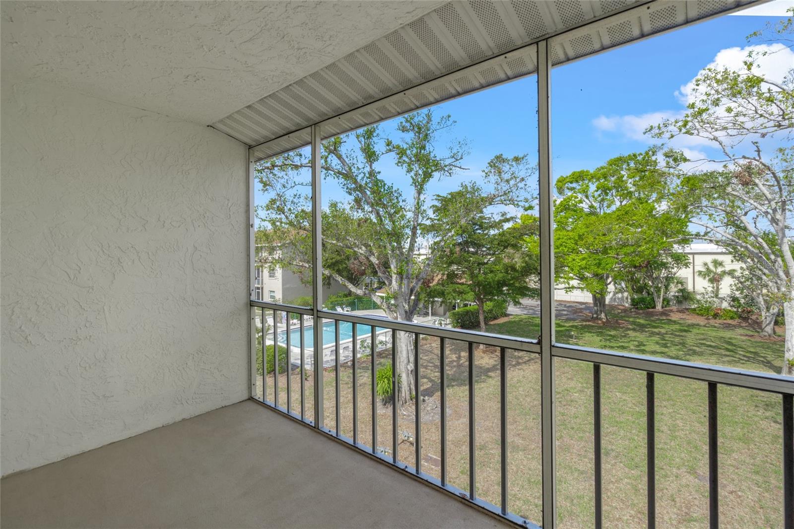 Image 31 of 67 For 3987 Maceachen Blvd 133